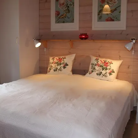Three-bedroom Holiday Vej 03 * Vesterø Havn