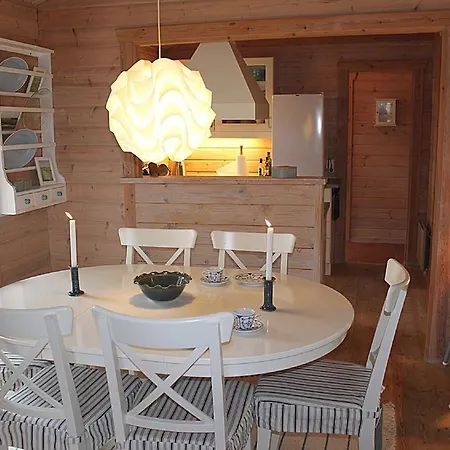 Three-bedroom Holiday Vej 03 * Vesterø Havn