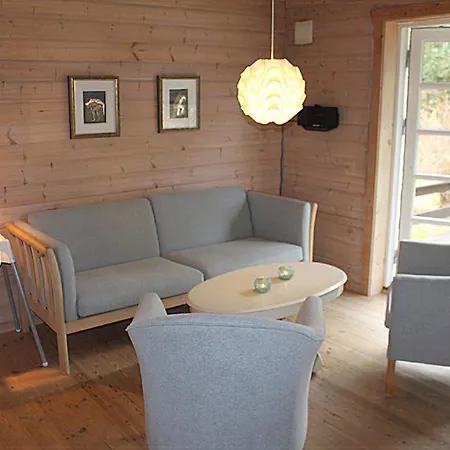 Three-bedroom Holiday Vej 03 *
