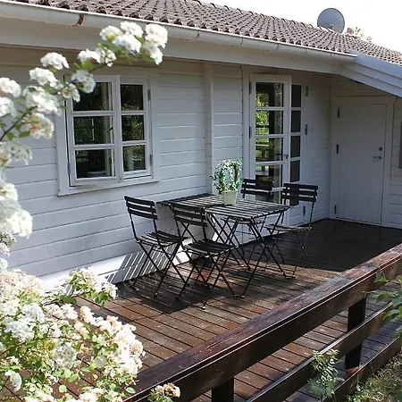 Three-bedroom Holiday Vej 03 * Vesterø Havn